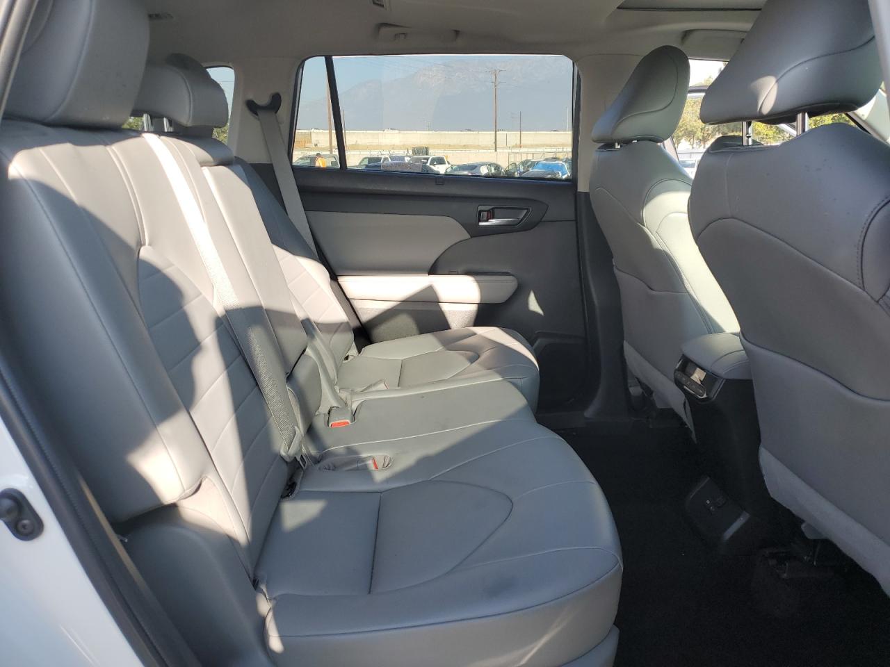 TOYOTA HIGHLANDER XLE