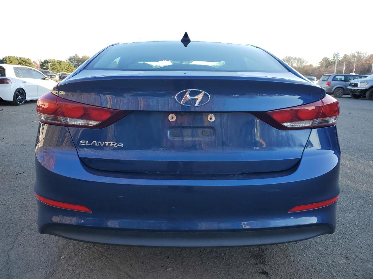 HYUNDAI ELANTRA SE