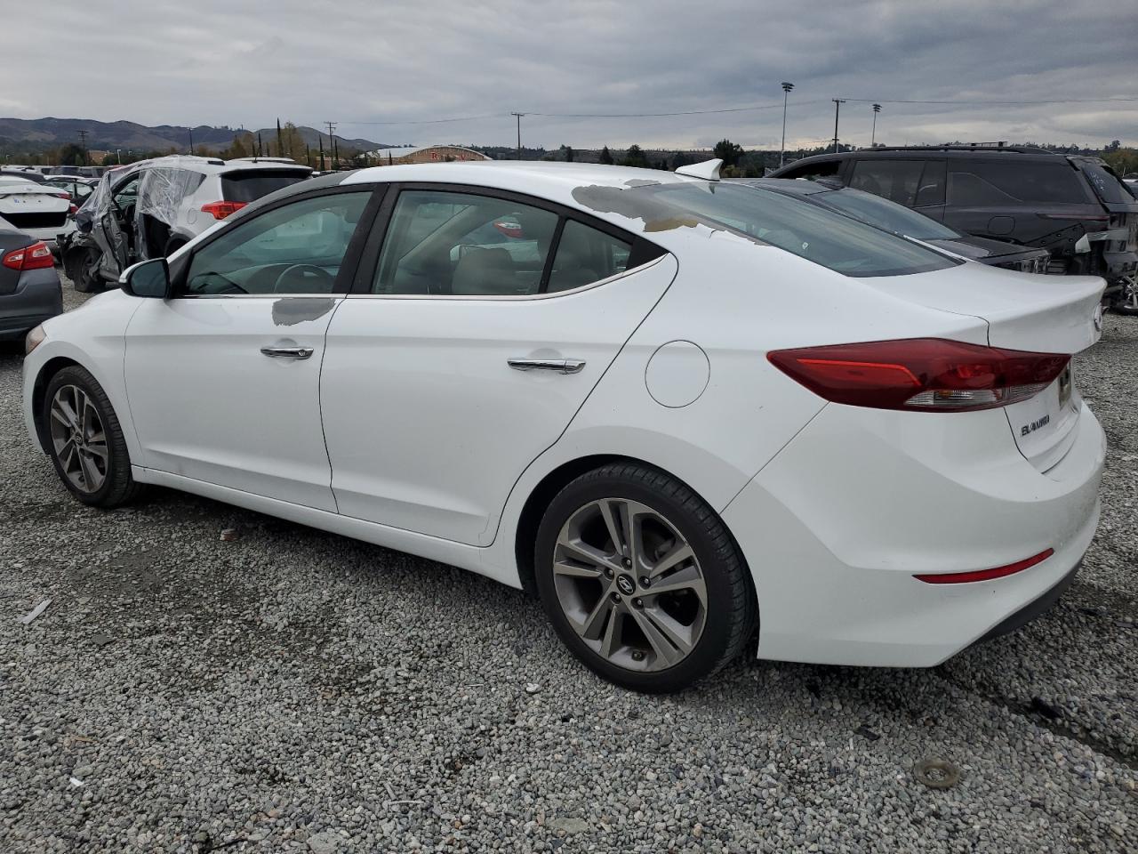 HYUNDAI ELANTRA SE
