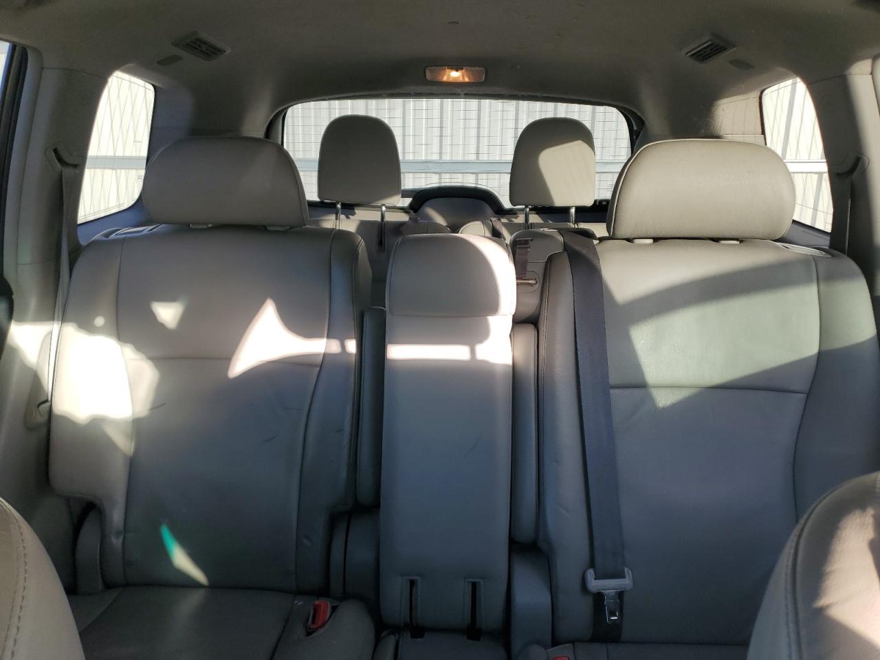 TOYOTA HIGHLANDER BASE