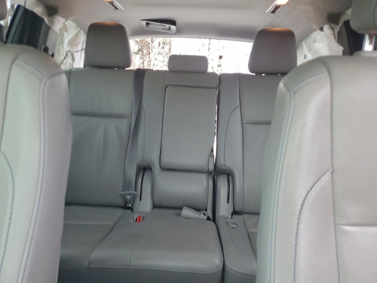 TOYOTA HIGHLANDER SE