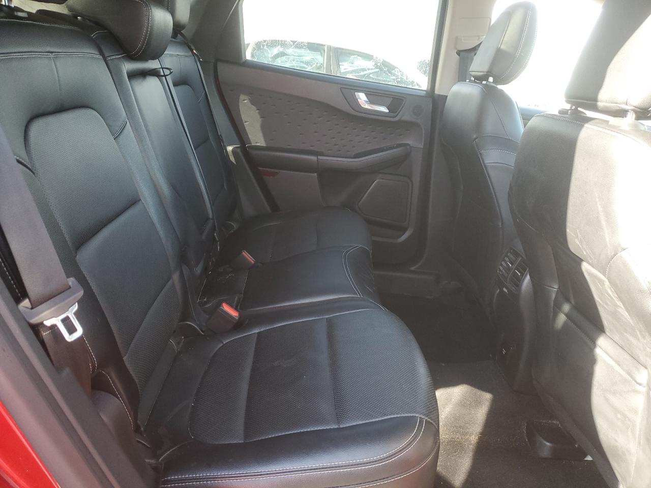 FORD ESCAPE TITANIUM