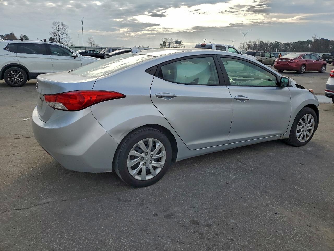 HYUNDAI ELANTRA GLS