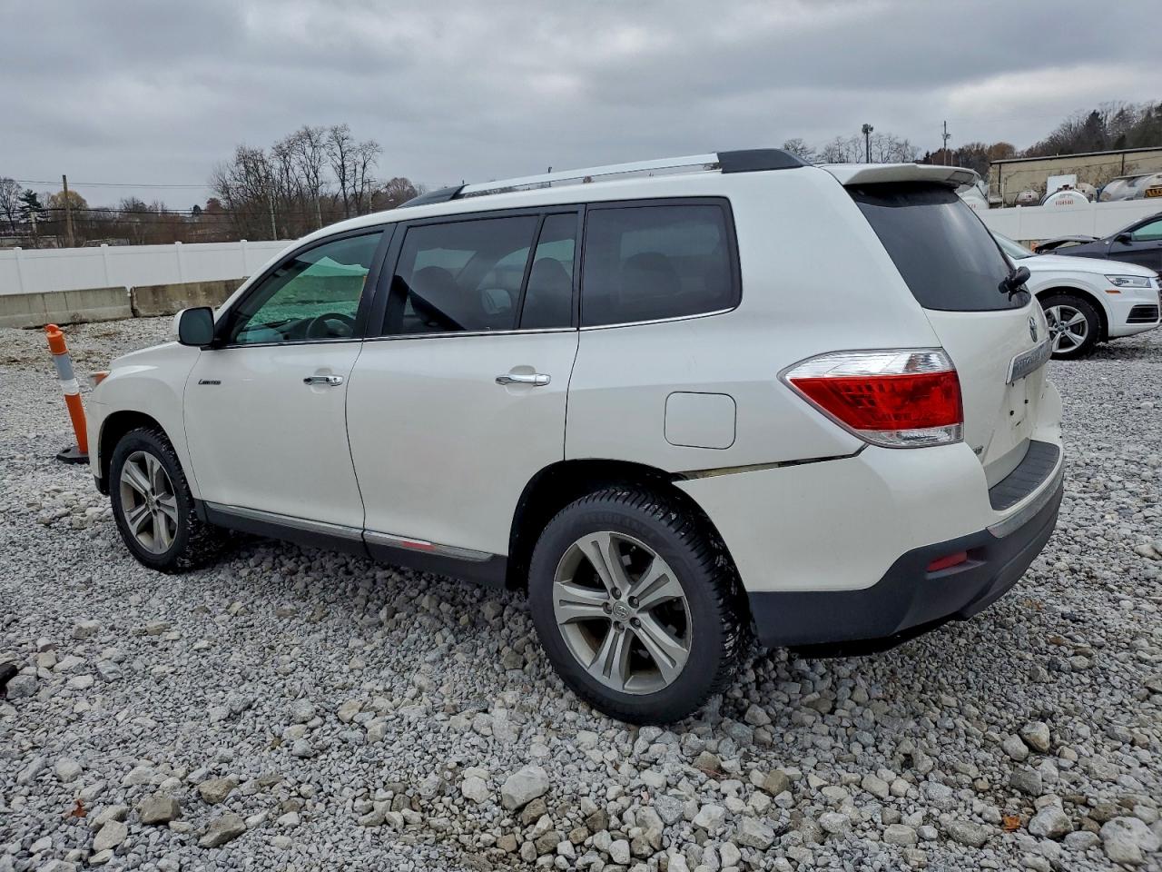 TOYOTA HIGHLANDER LIMITED