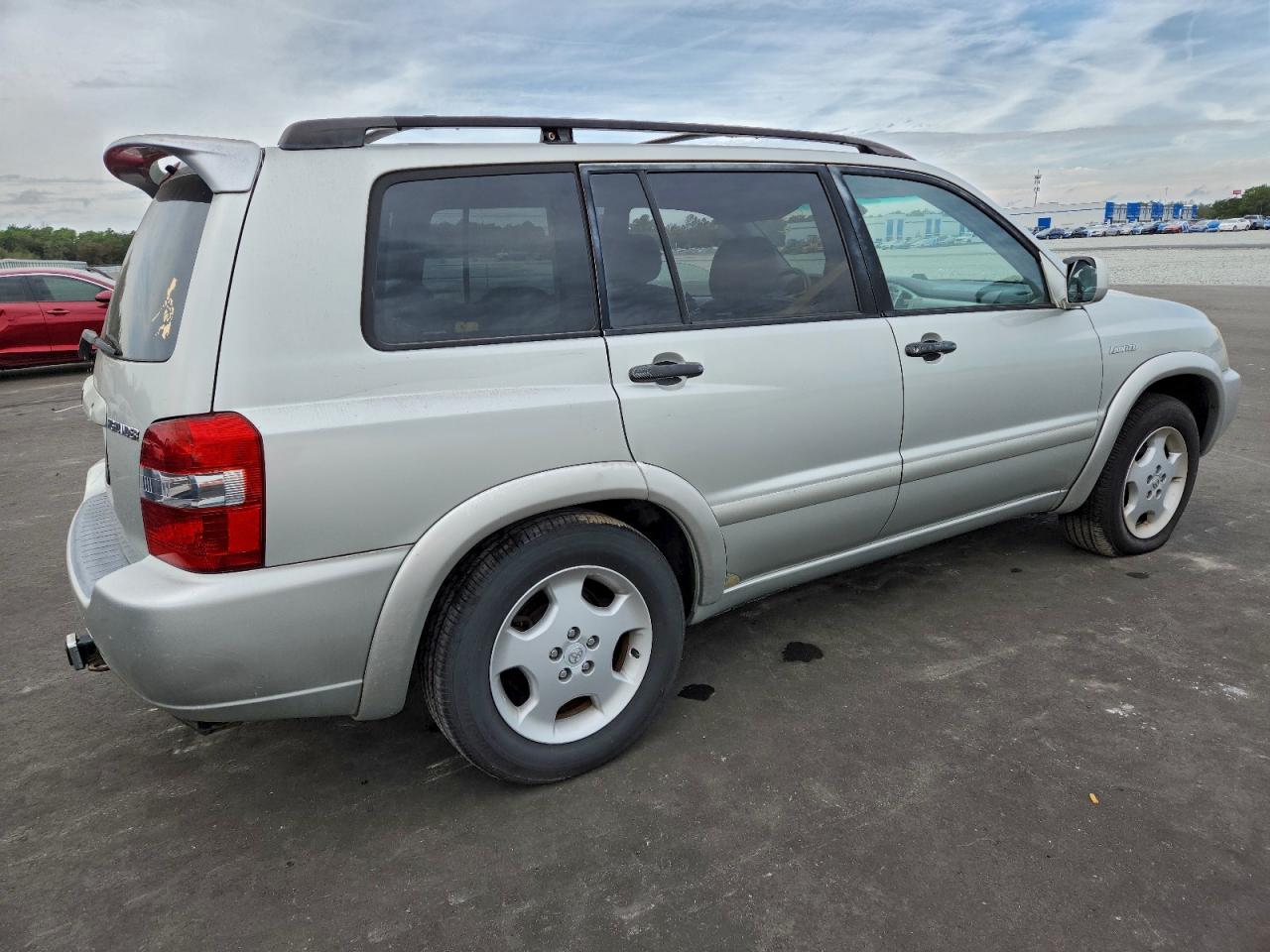 Lot #3318967966 2004 TOYOTA HIGHLANDER