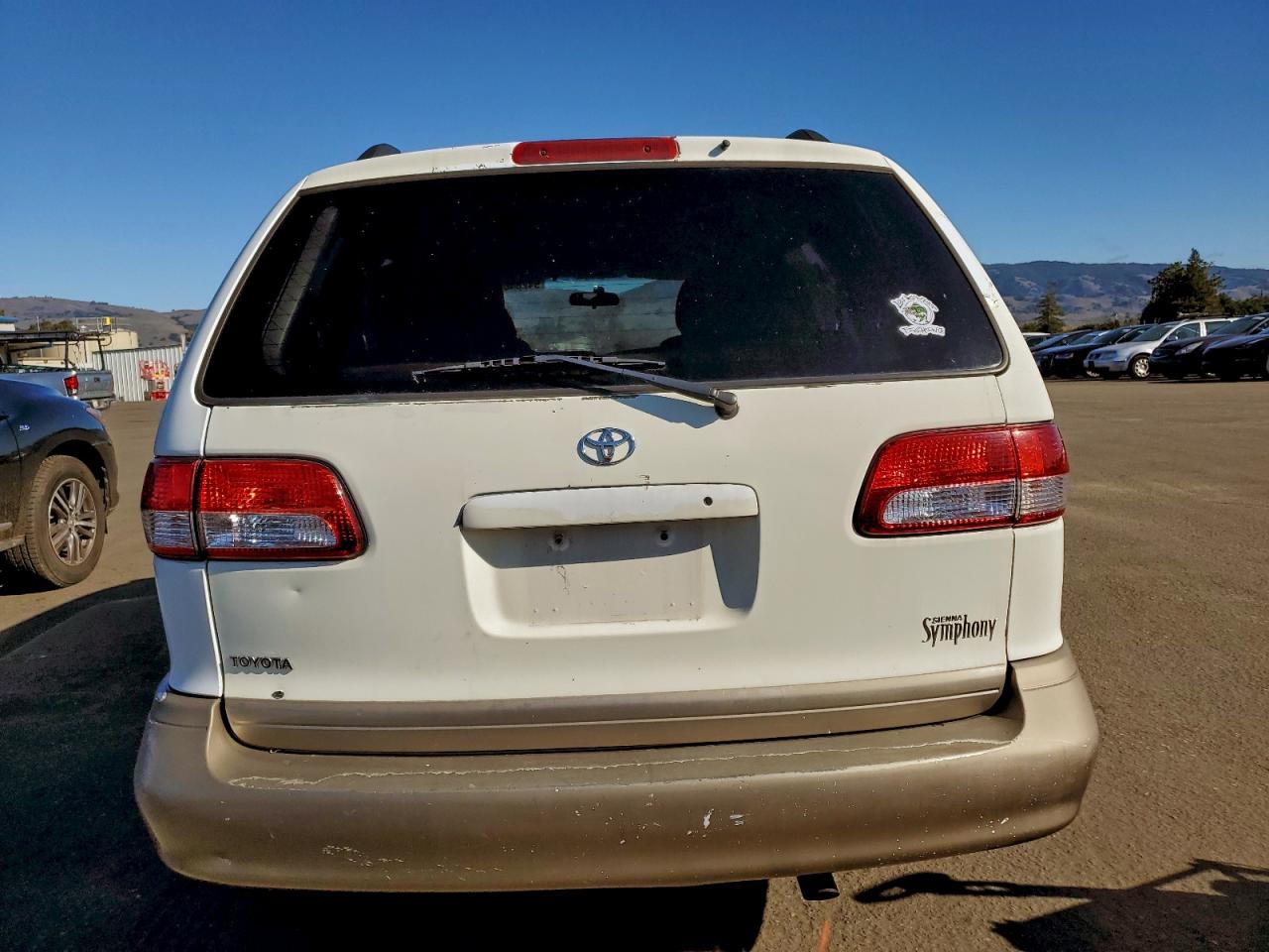 Lot #3294560065 2002 TOYOTA SIENNA LE