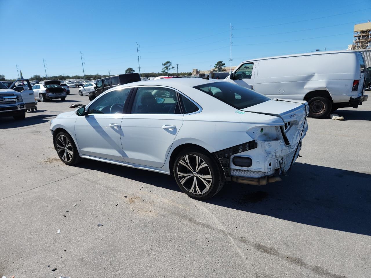 Lot #3311667258 2021 VOLKSWAGEN PASSAT SE