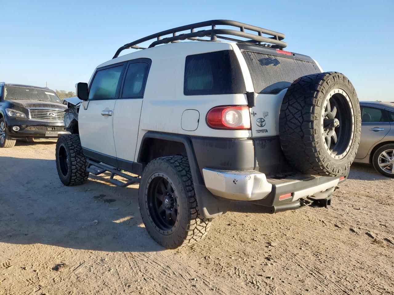 TOYOTA FJ CRUISER