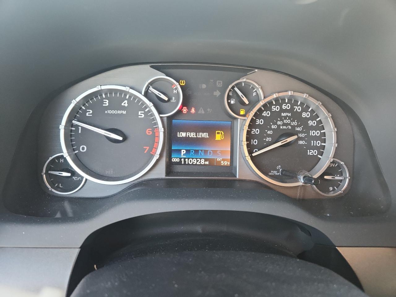 TOYOTA TUNDRA CREWMAX SR5