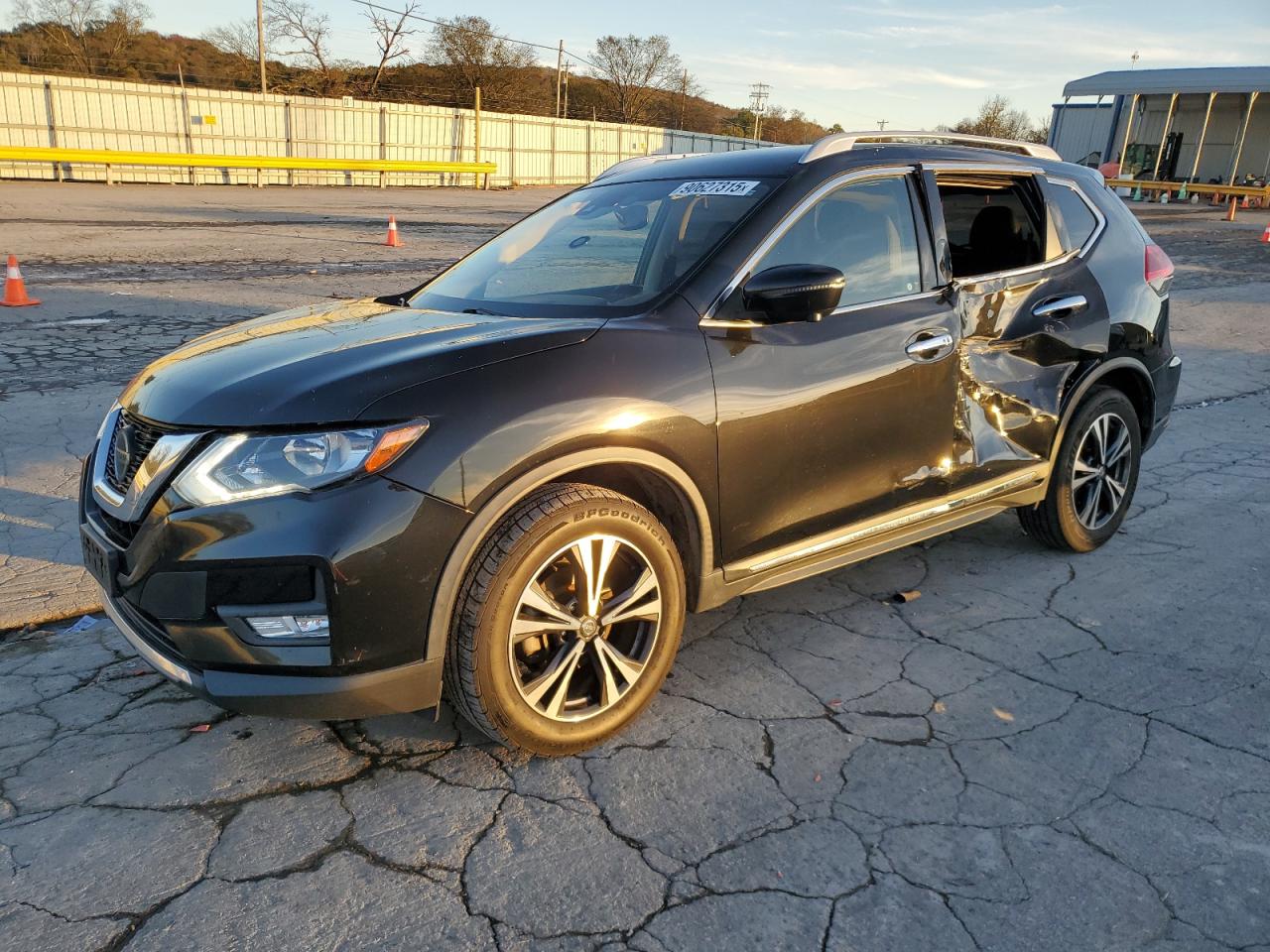 Lot #3290395759 2018 NISSAN ROGUE S