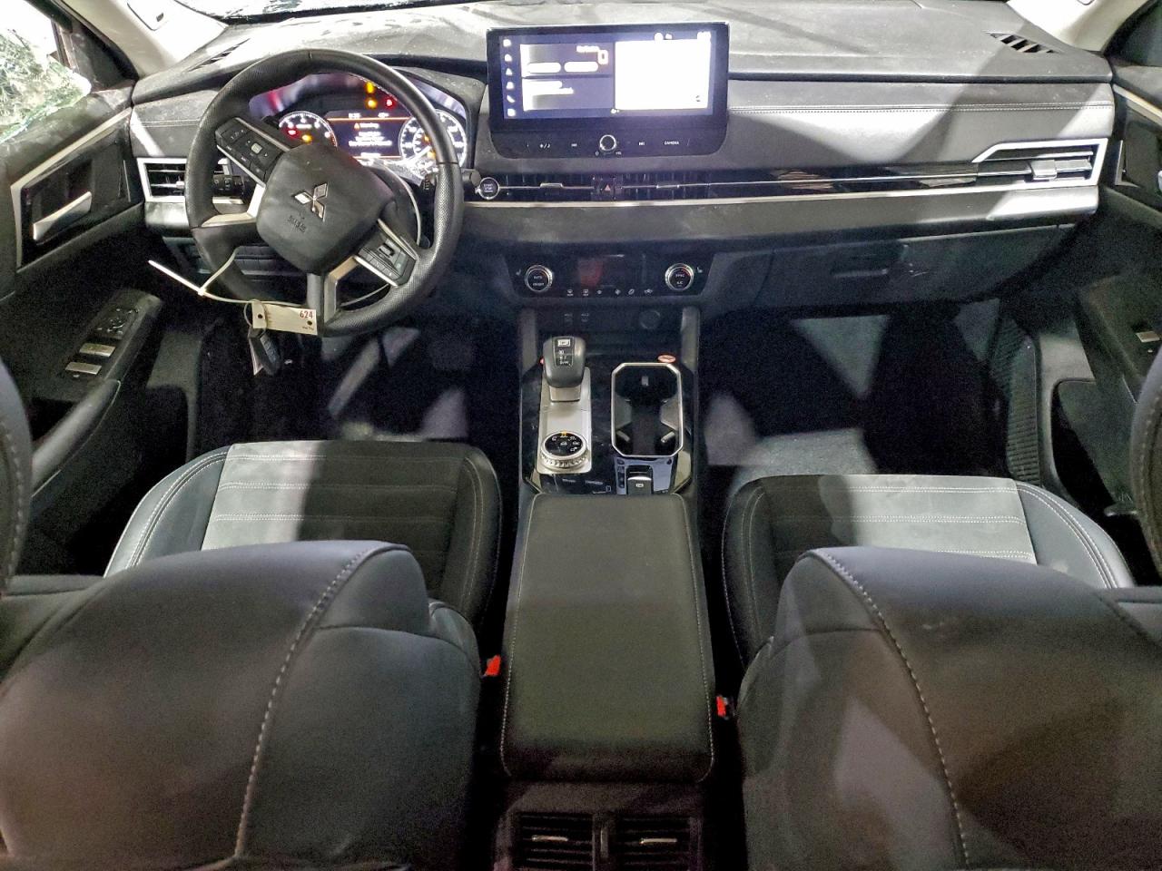 MITSUBISHI OUTLANDER SE