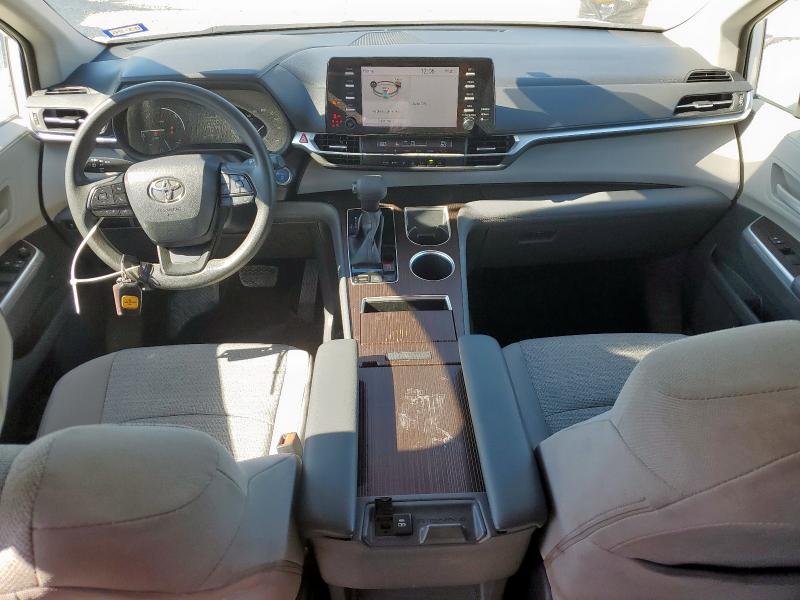 2022 TOYOTA SIENNA LE - 5TDKRKEC4NS110857