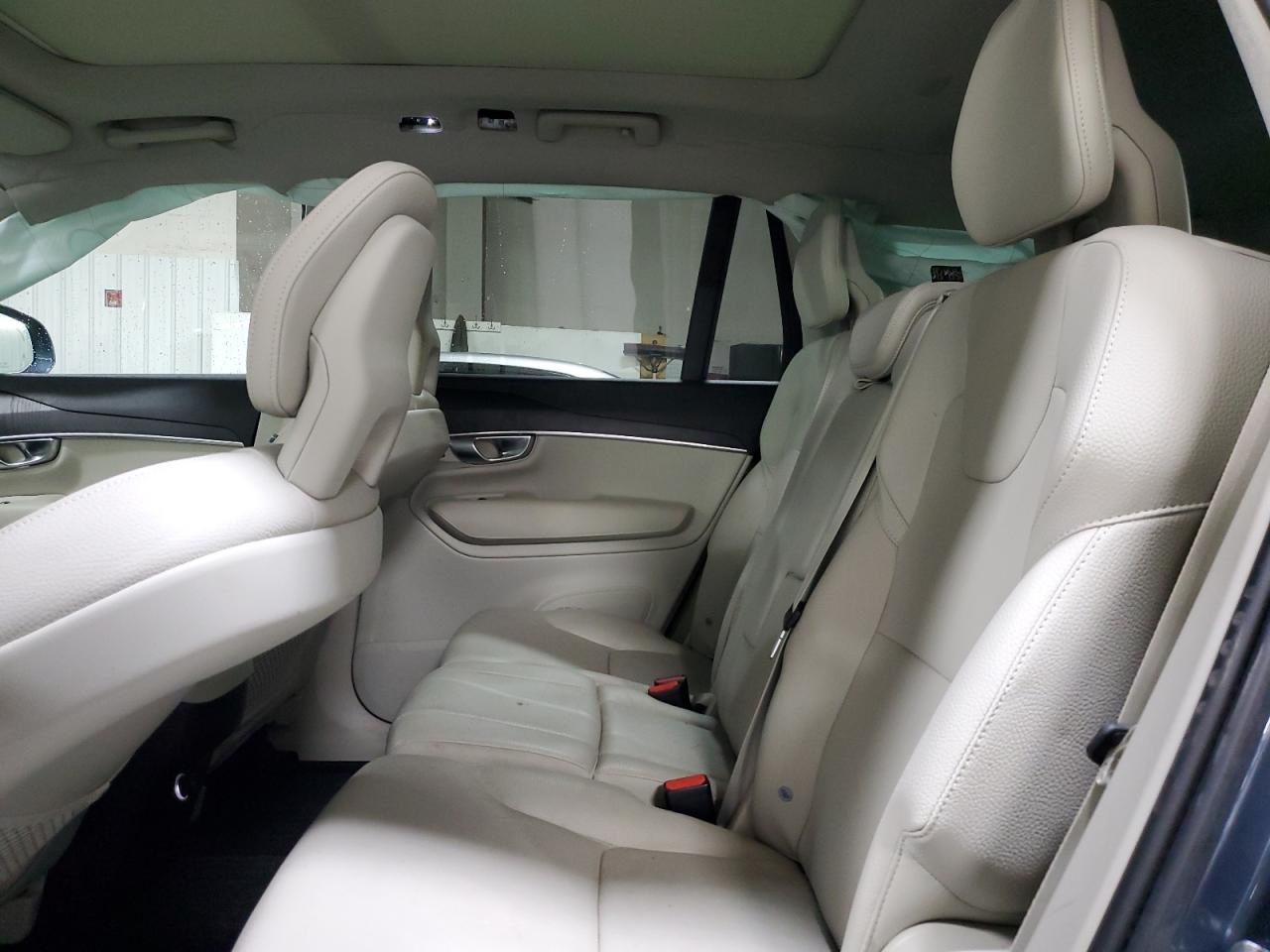 VOLVO XC90 T5 MOMENTUM