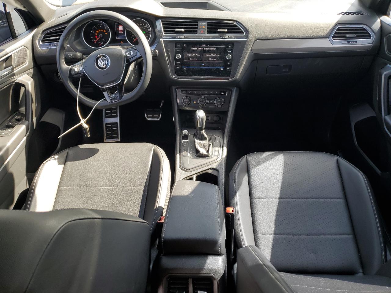 VOLKSWAGEN TIGUAN SE