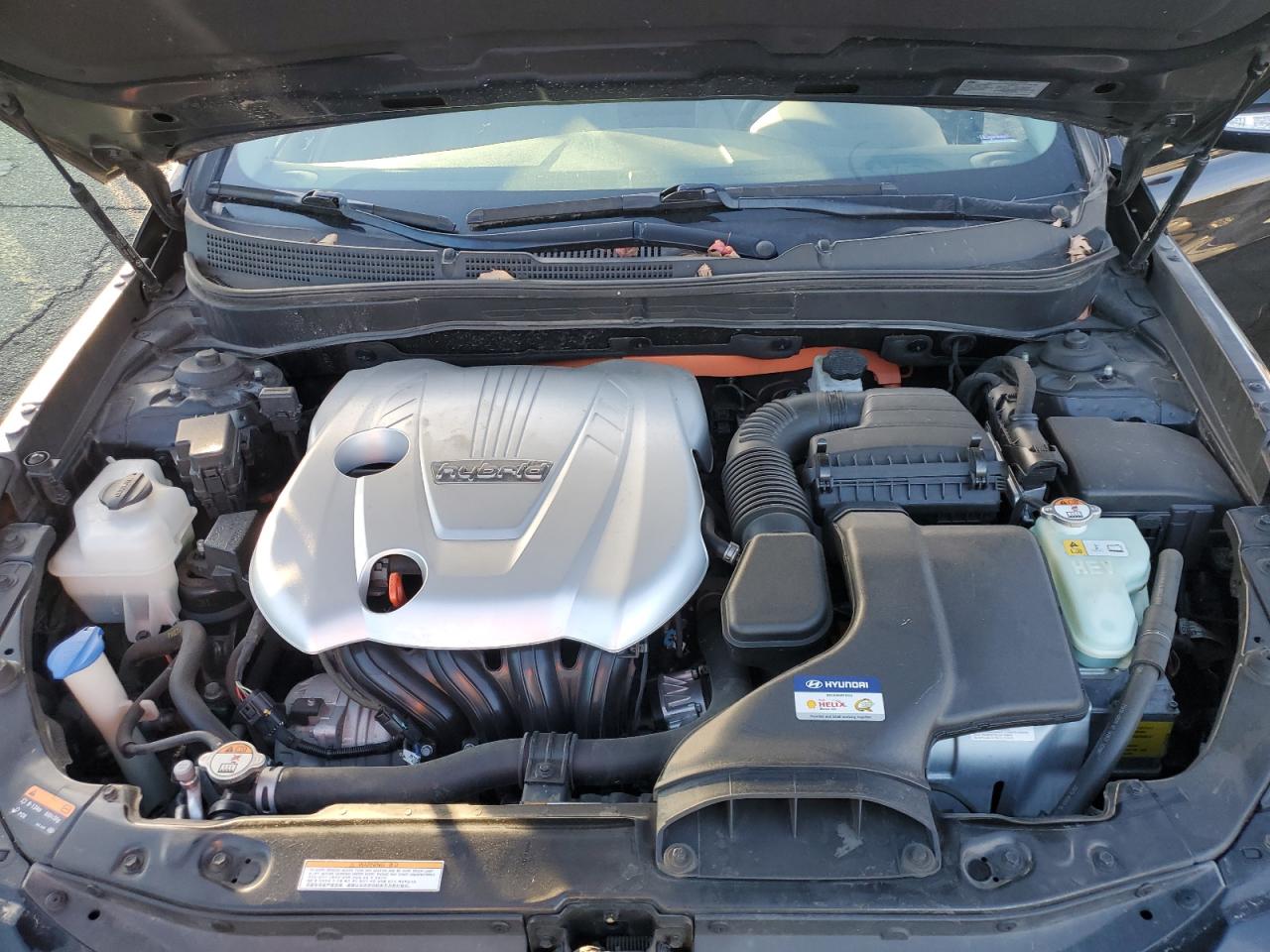 HYUNDAI SONATA HYBRID