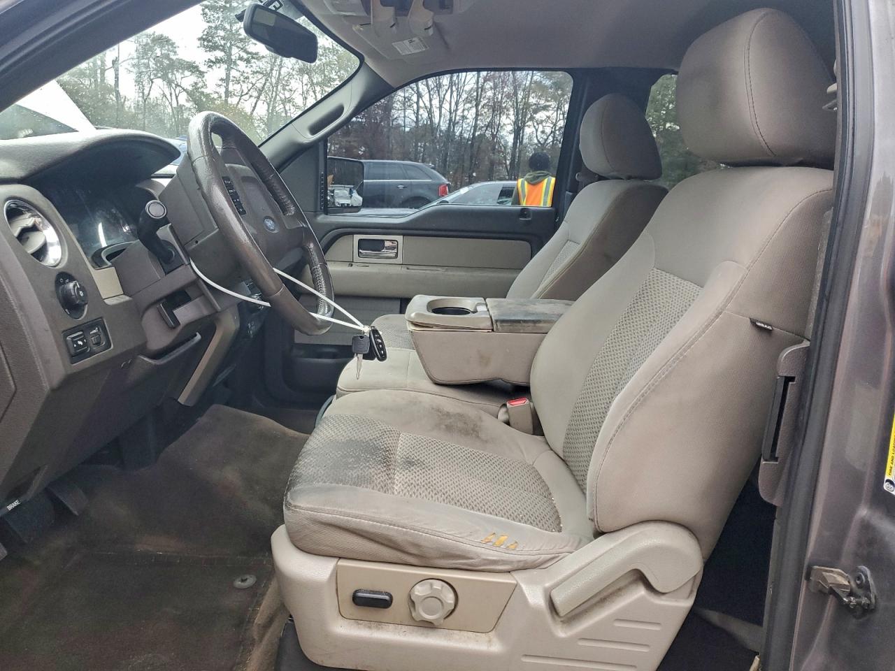 FORD F-150 SUPER CAB