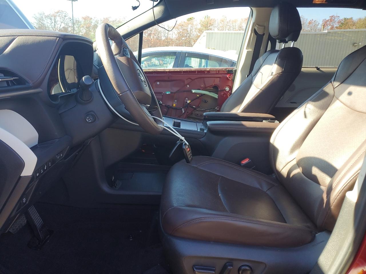 TOYOTA SIENNA LIMITED