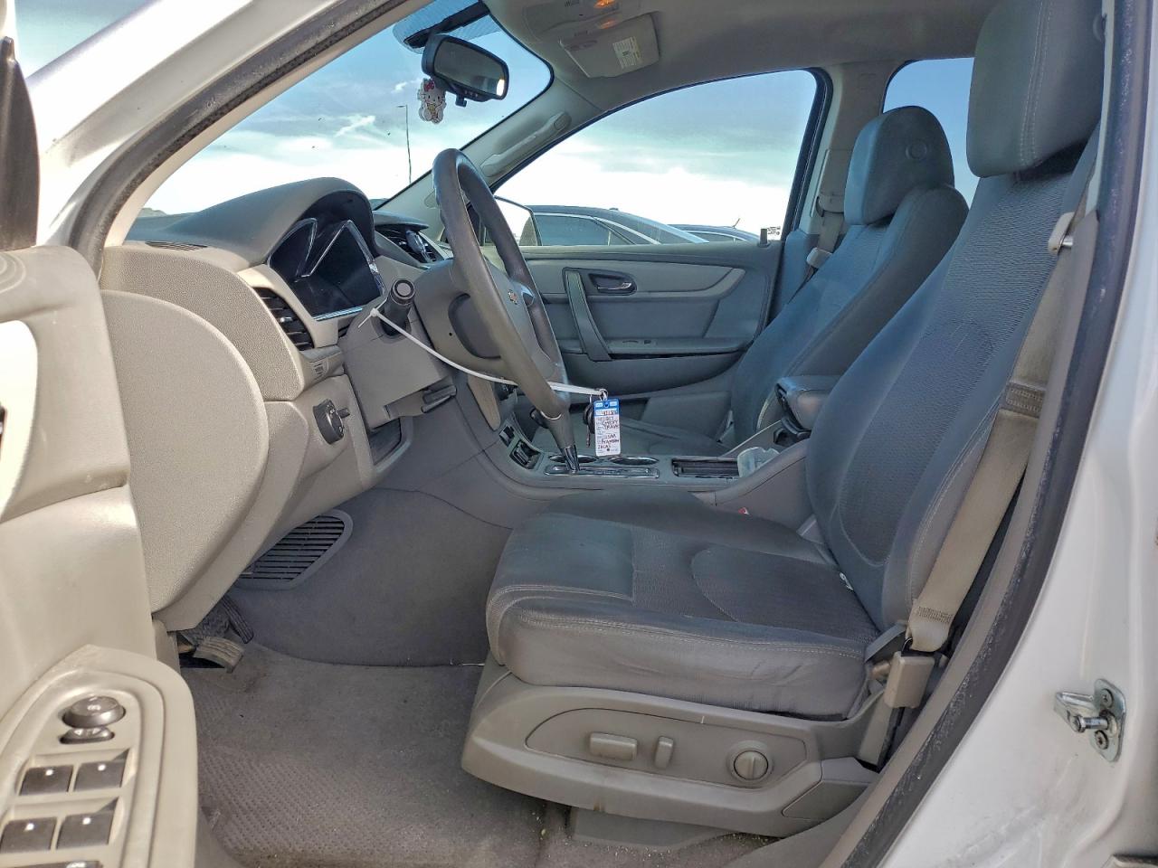 CHEVROLET TRAVERSE LS