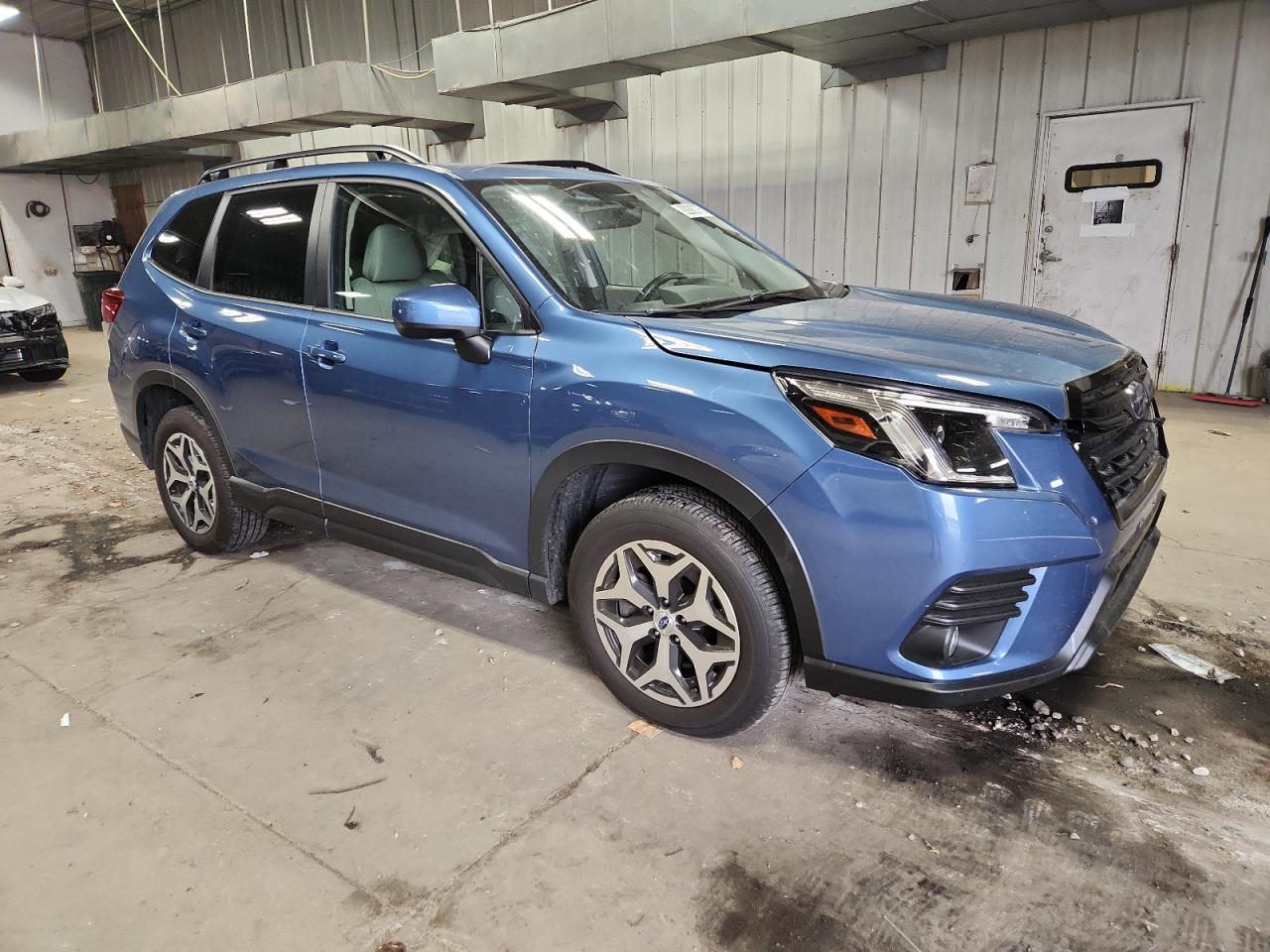 SUBARU FORESTER PREMIUM