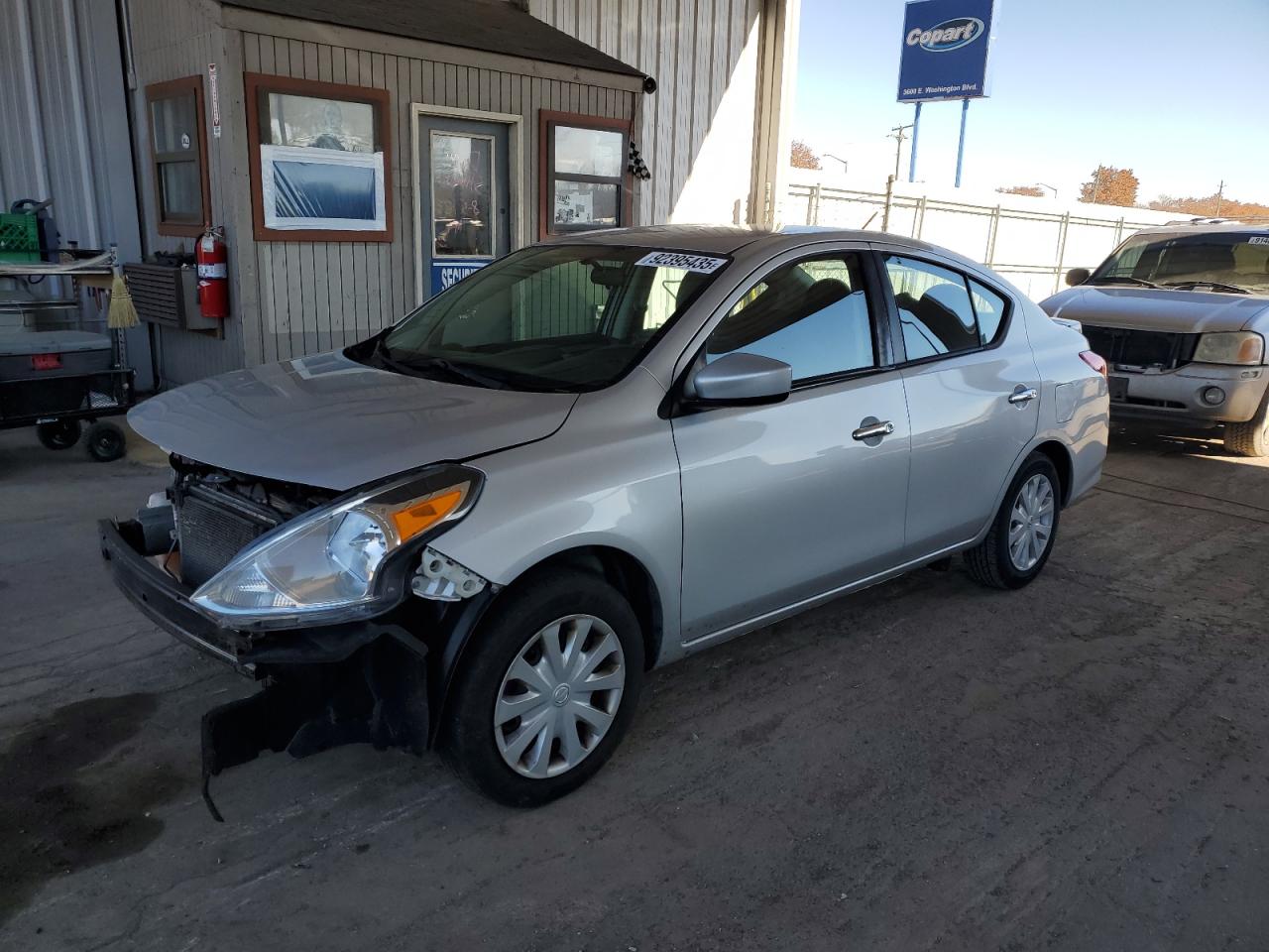 NISSAN VERSA S