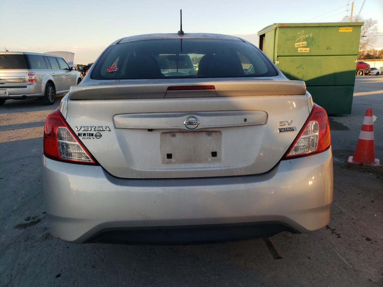 NISSAN VERSA S