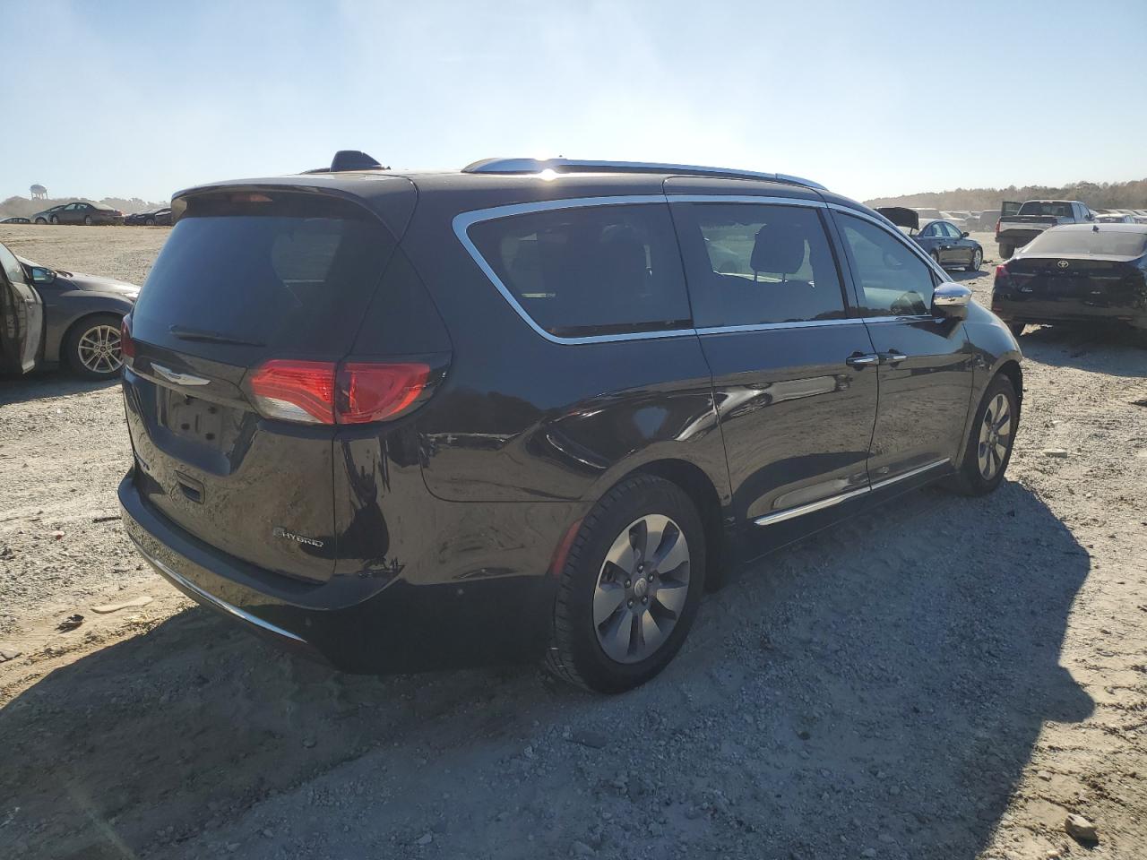 CHRYSLER PACIFICA HYBRID LIMITED