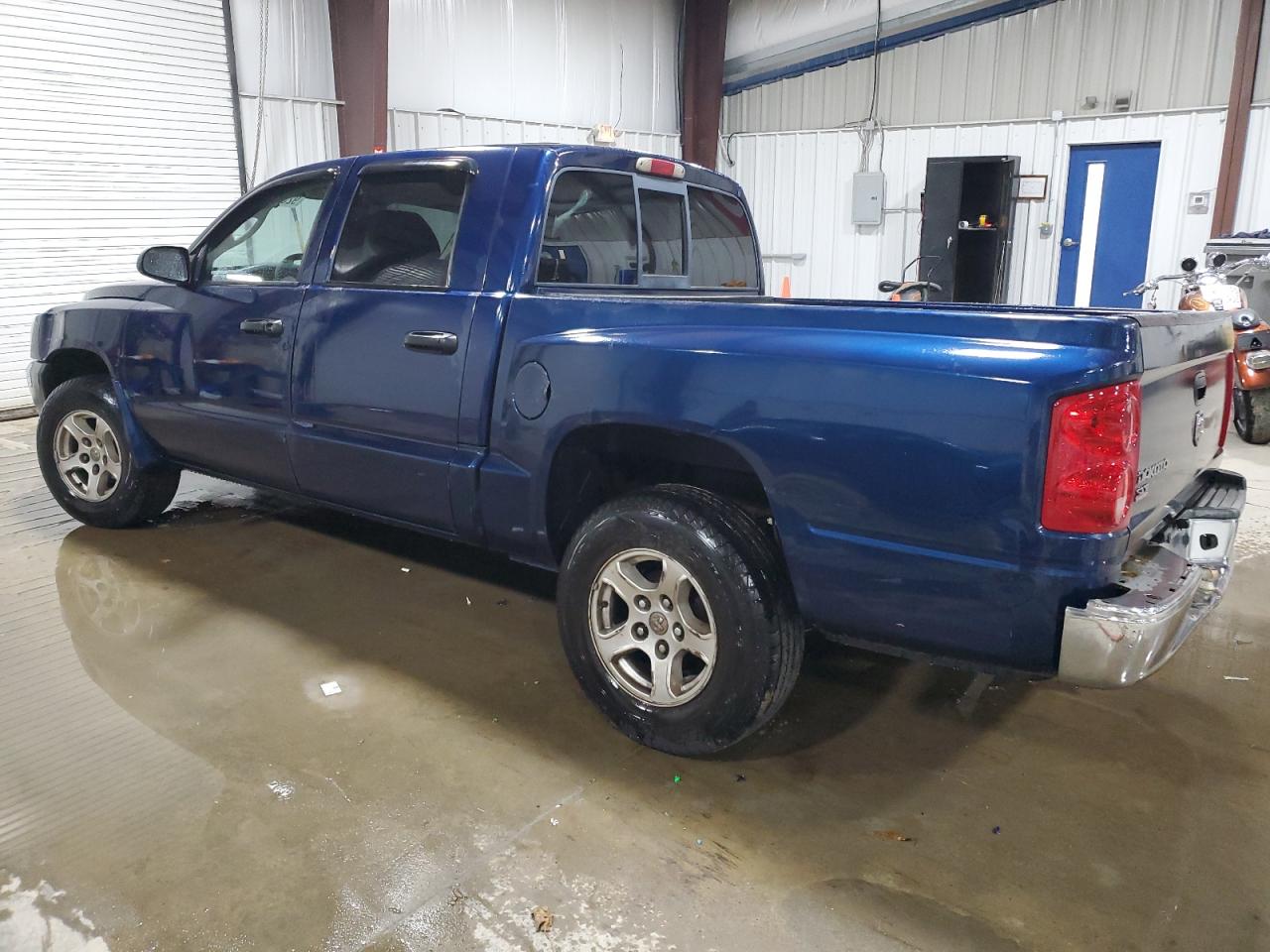 Lot #3309290615 2005 DODGE DAKOTA QUA