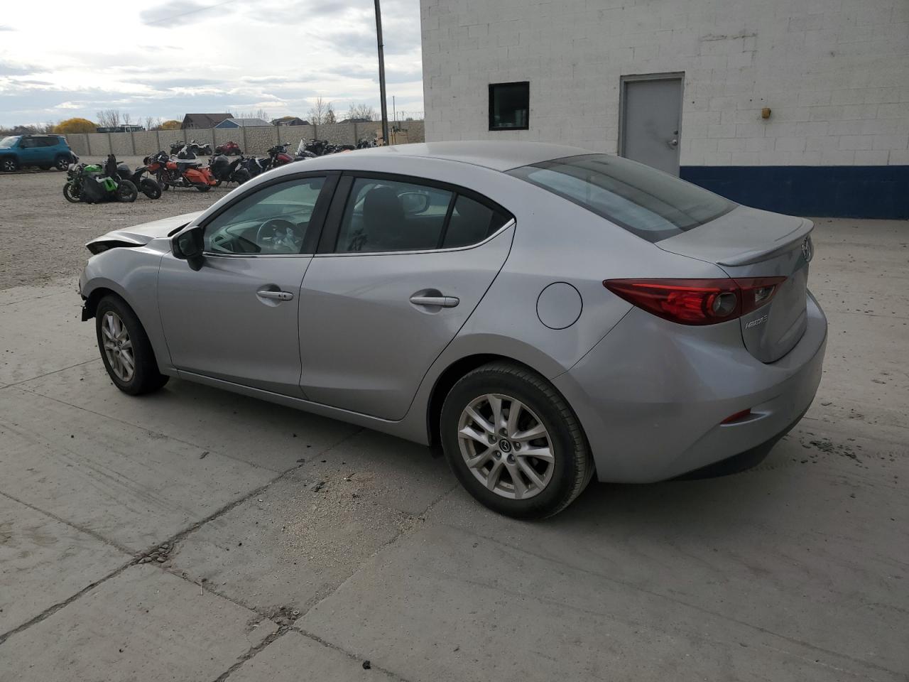 MAZDA 3 TOURING