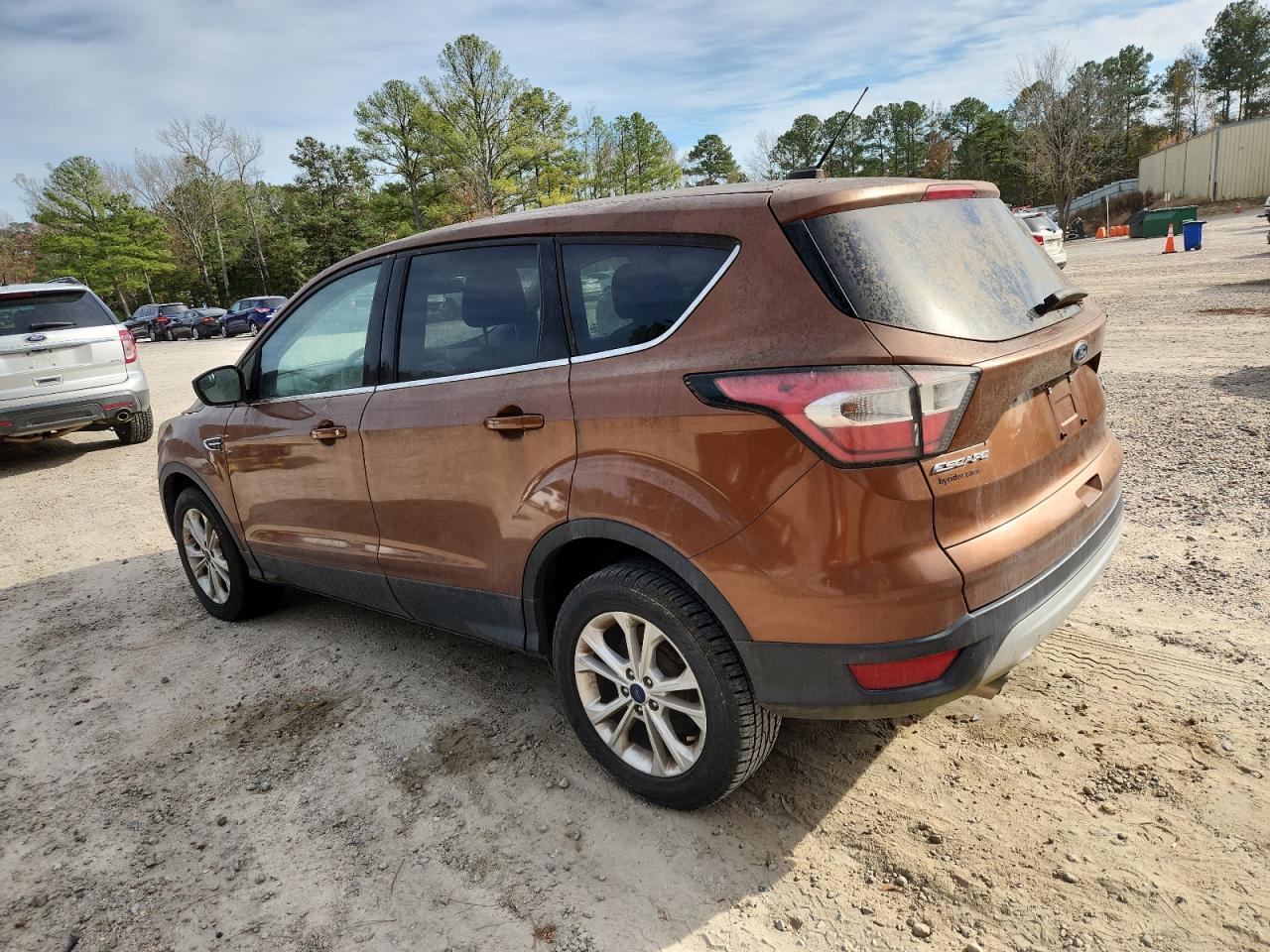 FORD ESCAPE SE