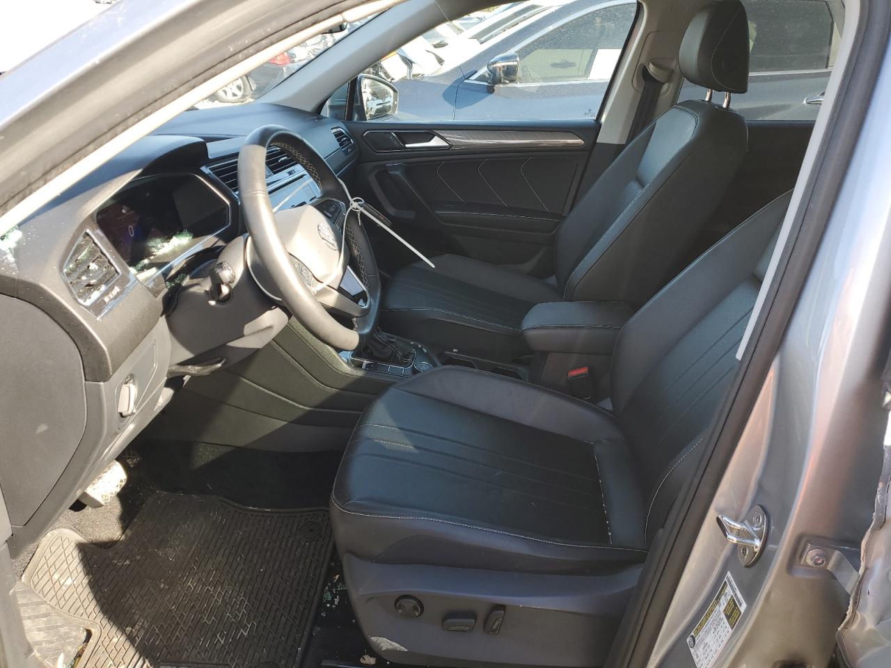 VOLKSWAGEN TIGUAN SE