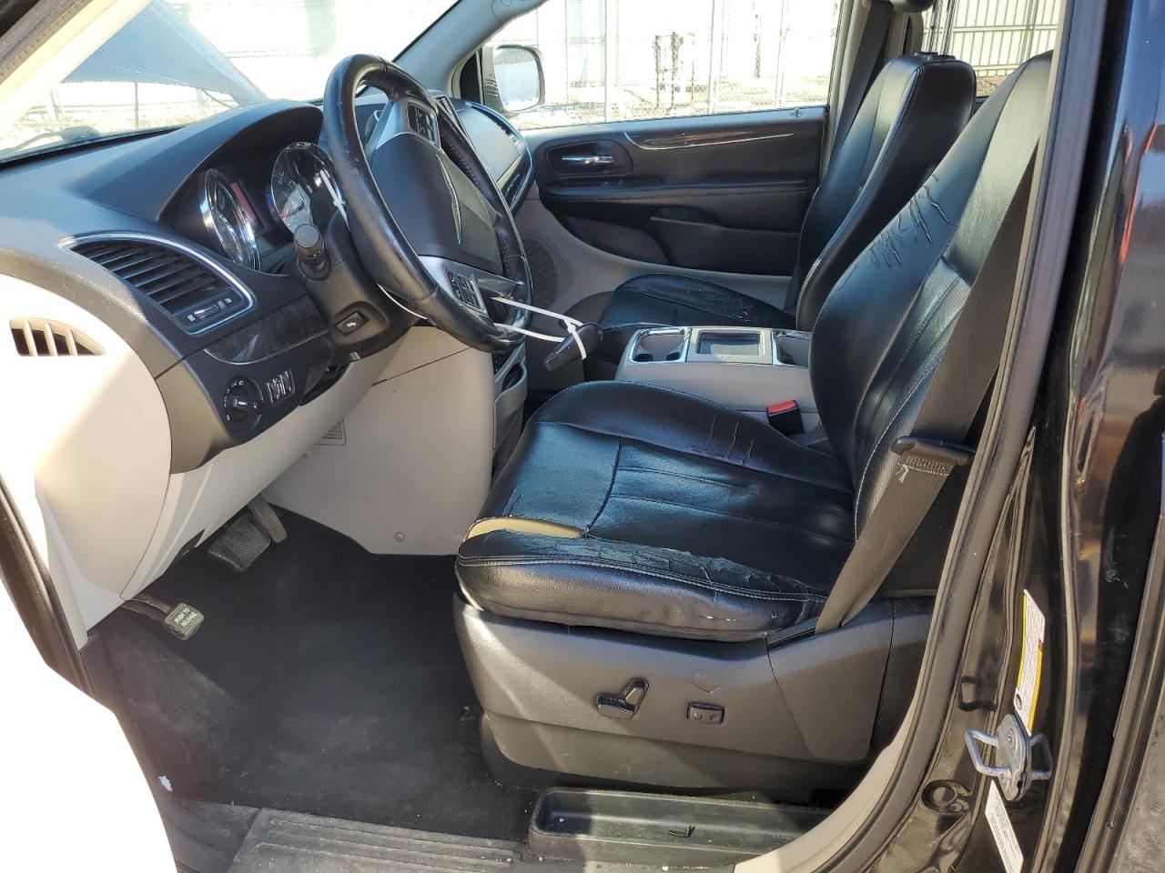 CHRYSLER TOWN & COUNTRY TOURING L