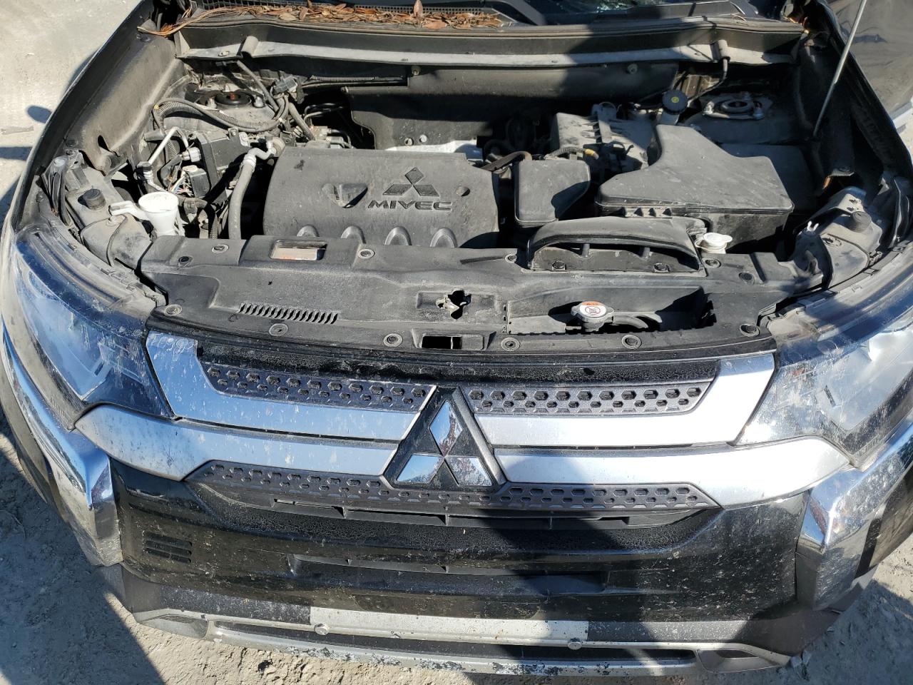 MITSUBISHI OUTLANDER ES