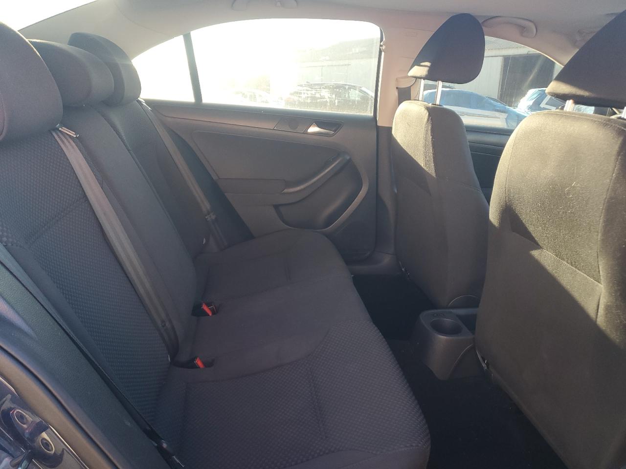 VOLKSWAGEN JETTA BASE