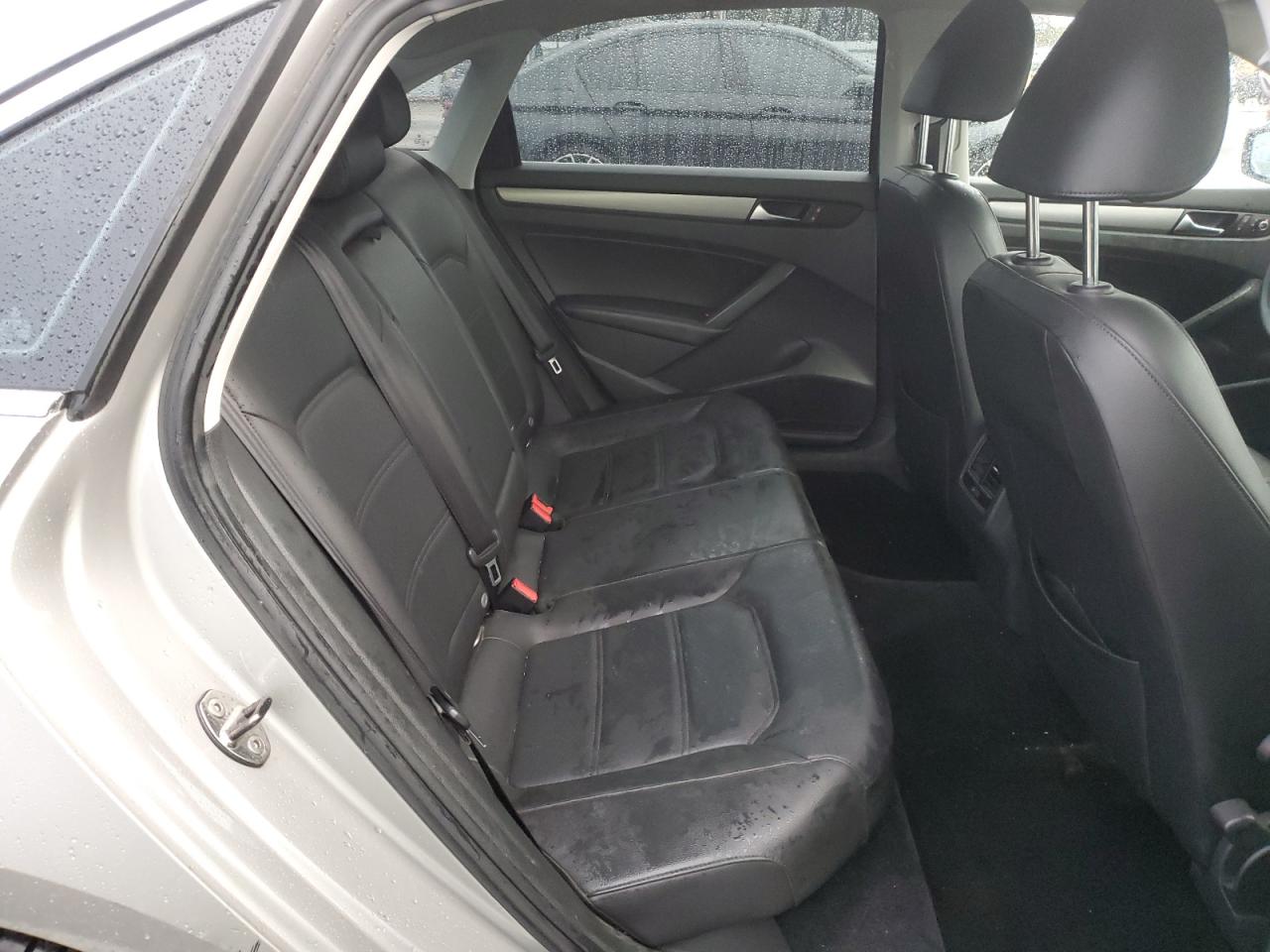 VOLKSWAGEN PASSAT SE