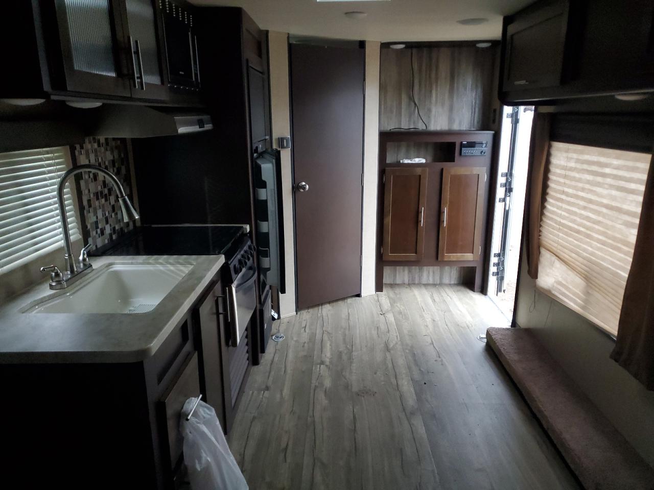 Lot #3287229280 2017 CHEROKEE GREY WOLF