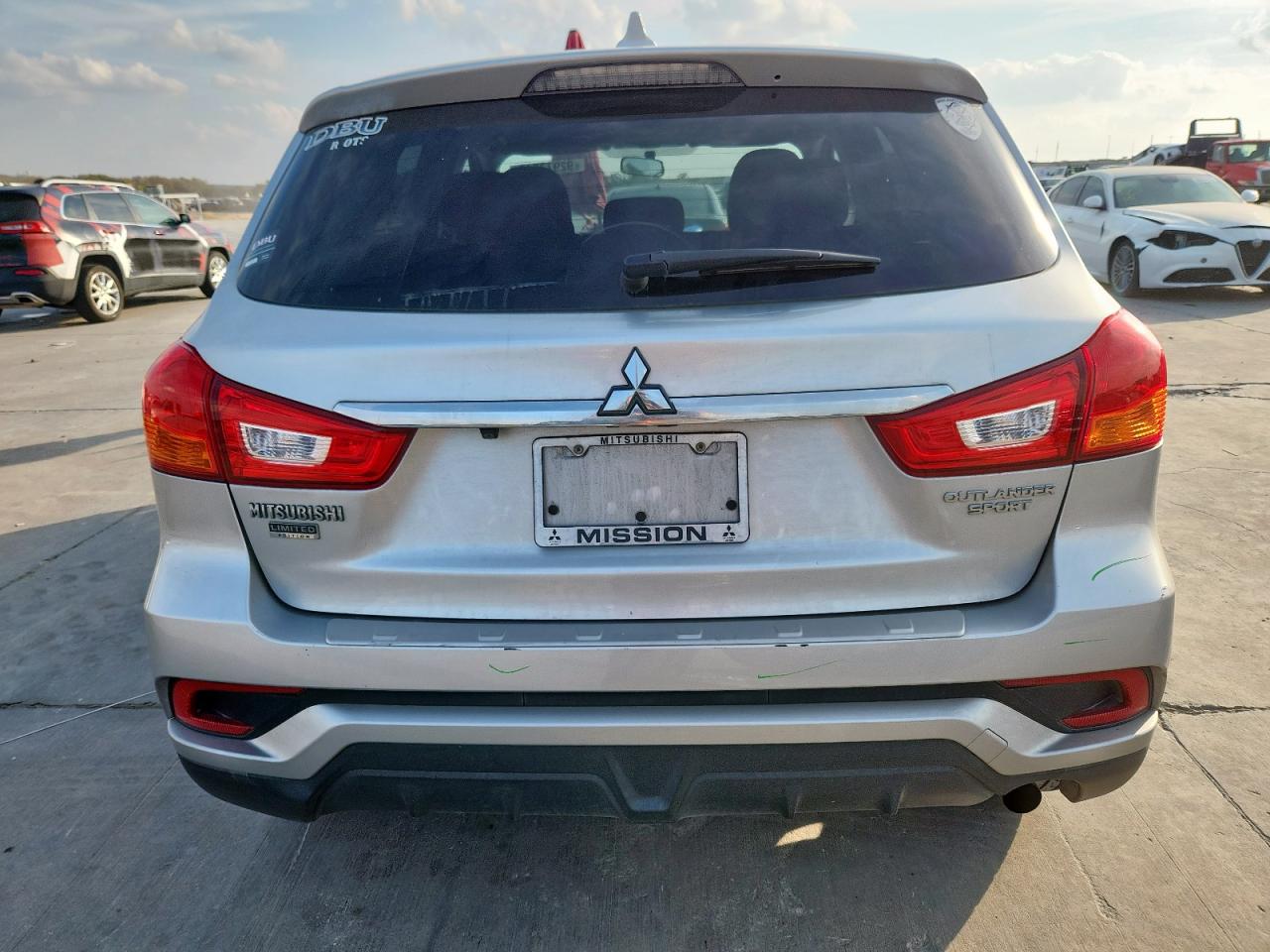 MITSUBISHI OUTLANDER ES