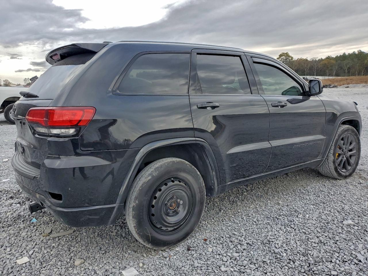 JEEP GRAND CHEROKEE LAREDO
