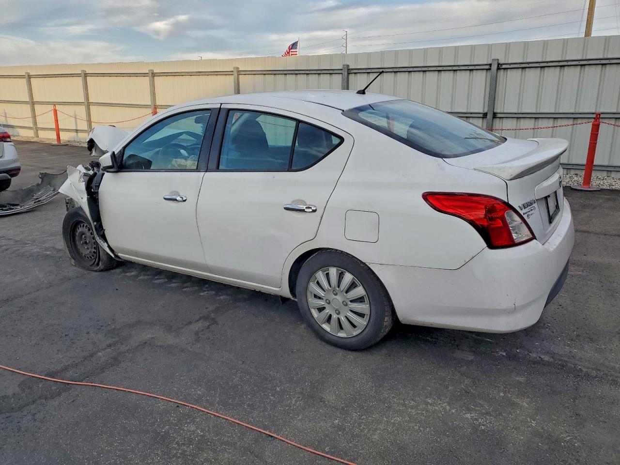 NISSAN VERSA S