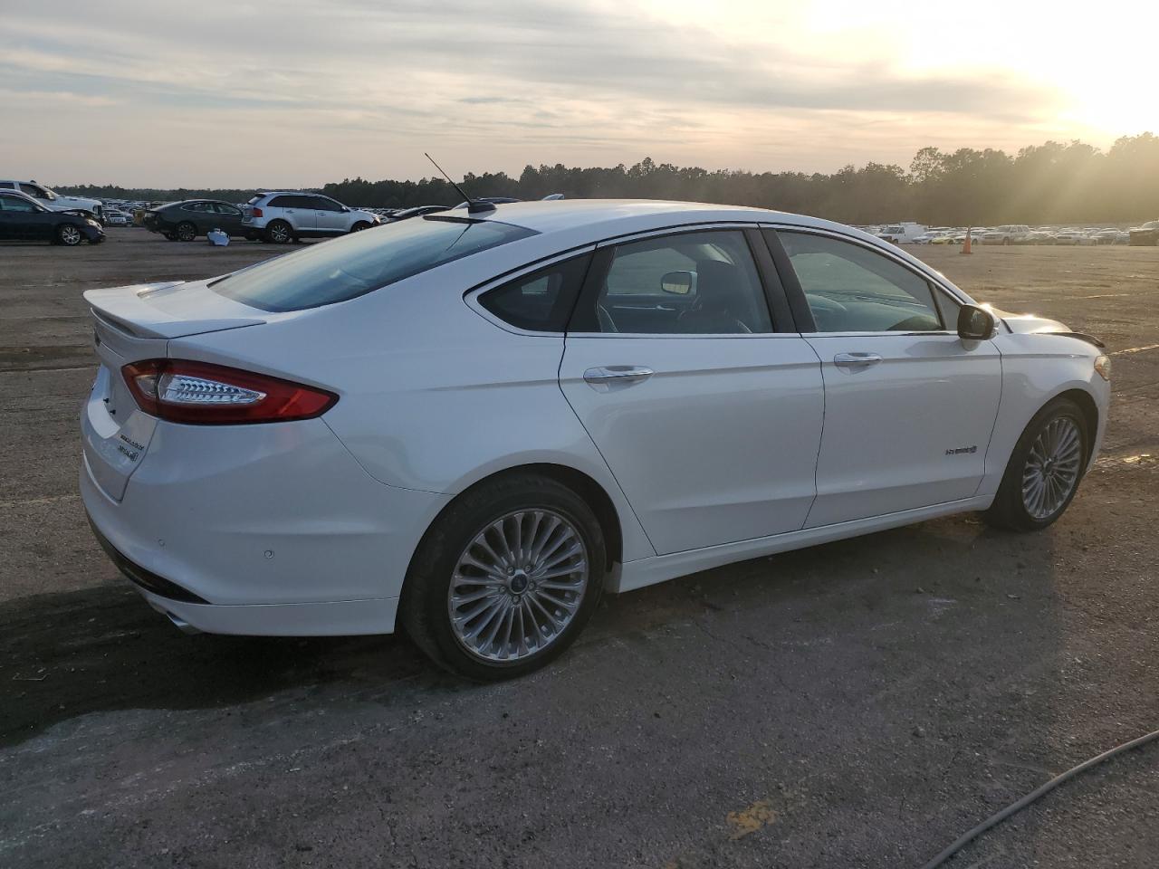 FORD FUSION TITANIUM HEV