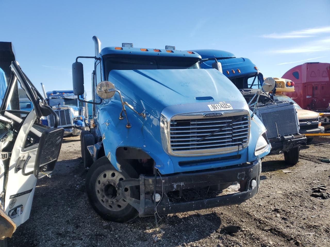 Lot #3290045260 2001 FREIGHTLINER CONVENTNL