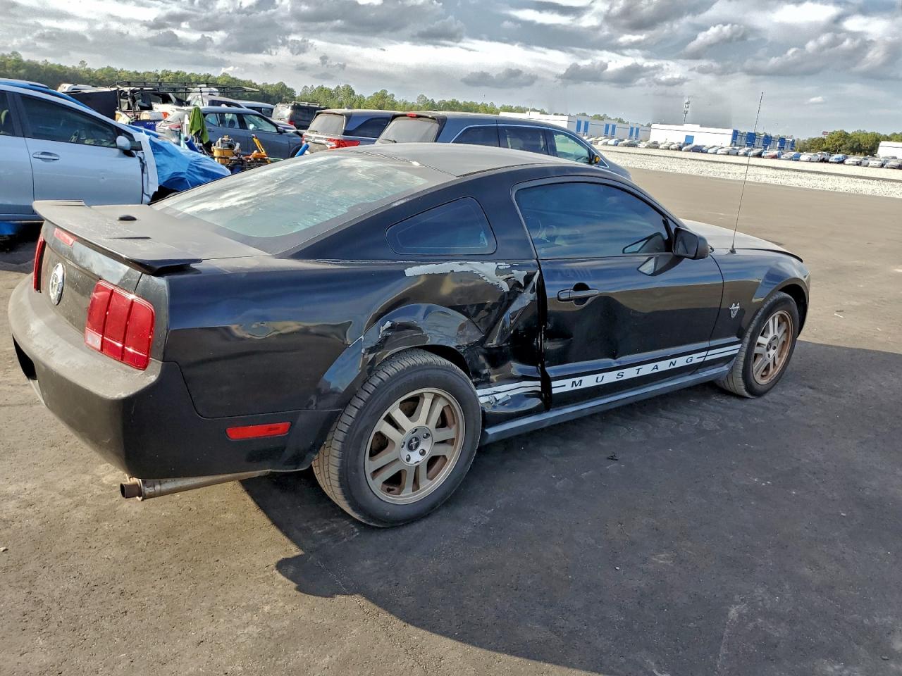 Lot #3301835371 2009 FORD MUSTANG