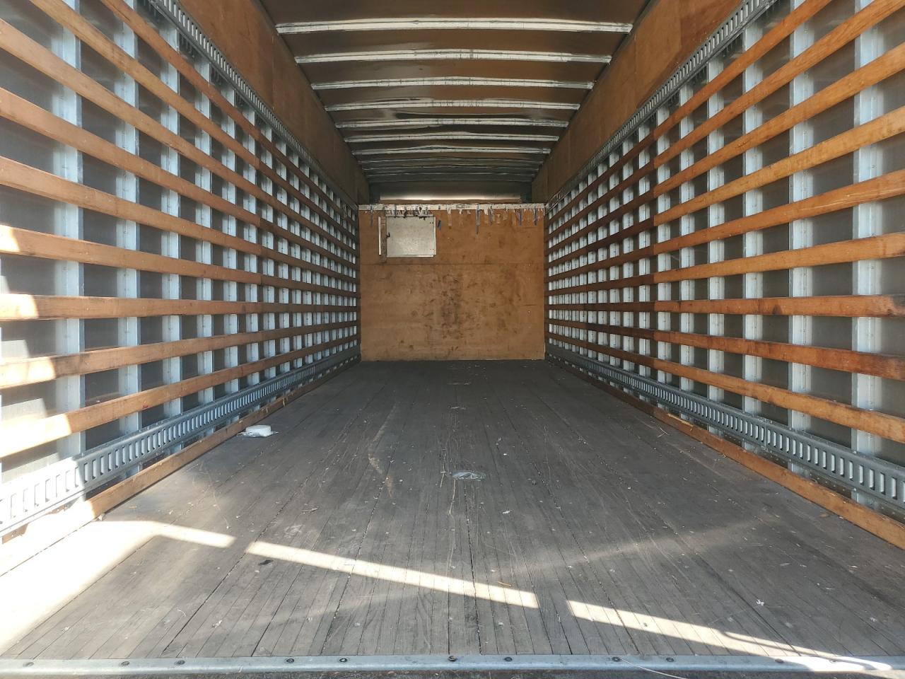 Lot #3297877782 2015 ISUZU NRR