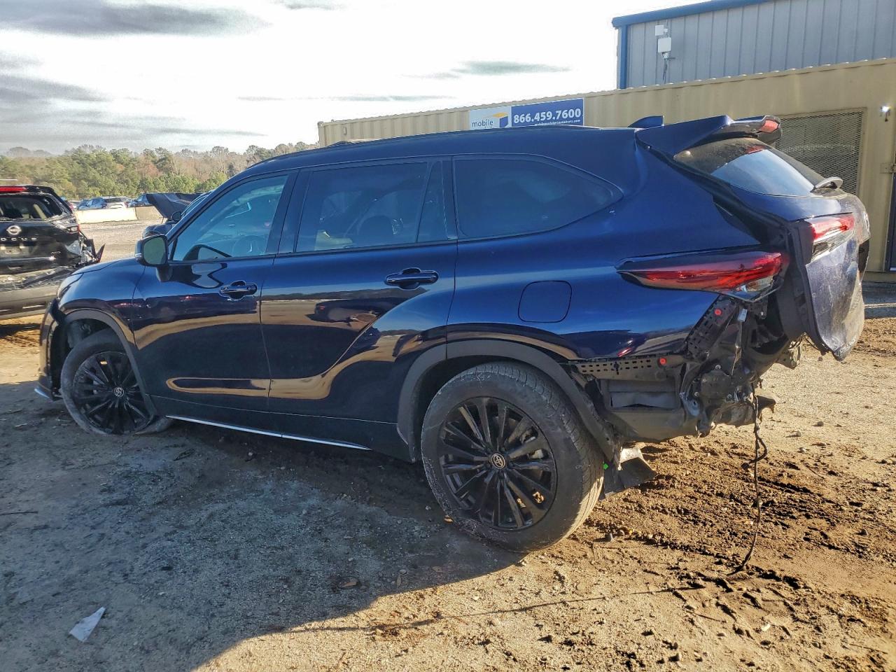 TOYOTA HIGHLANDER LE