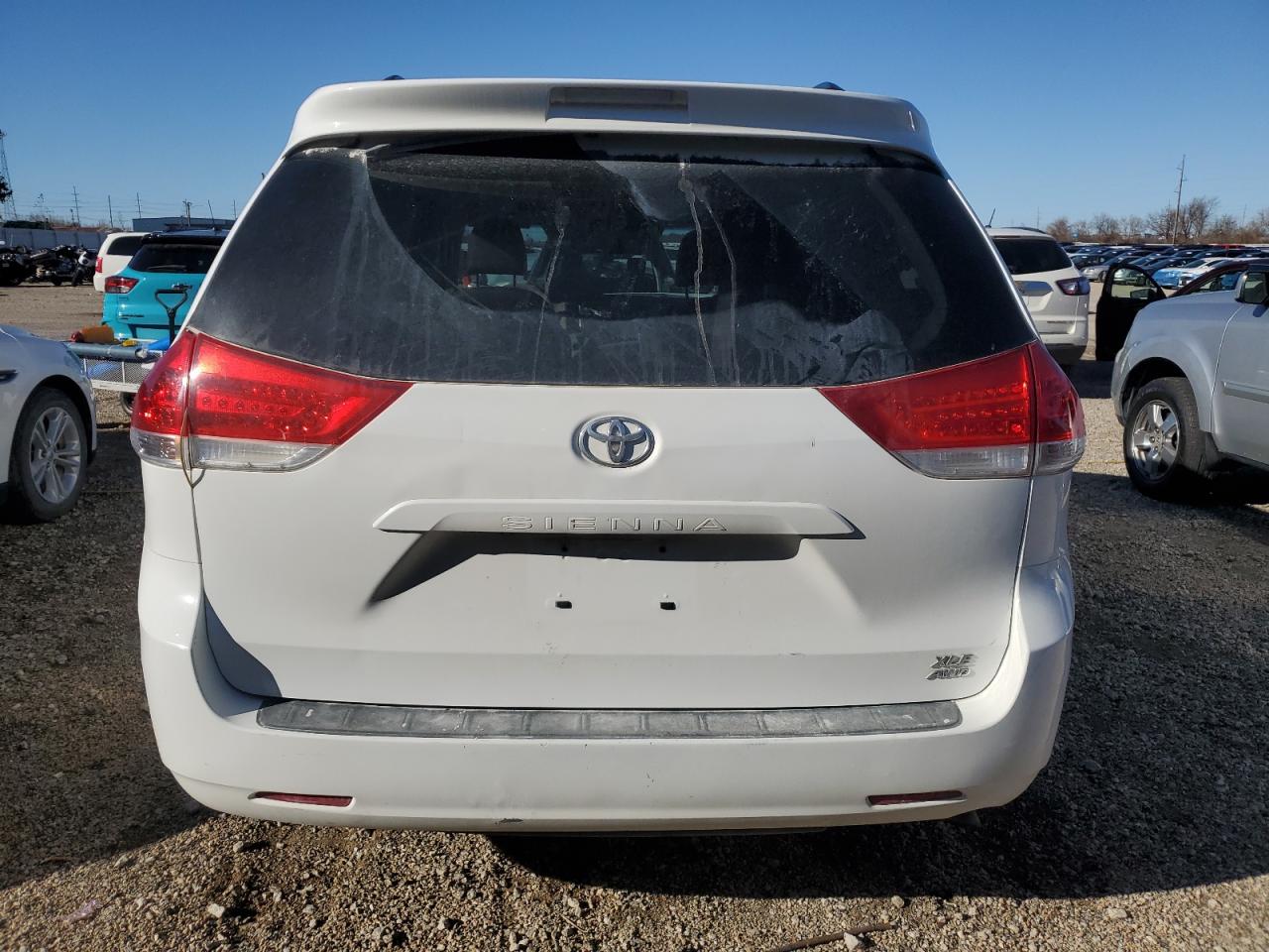 TOYOTA SIENNA XLE
