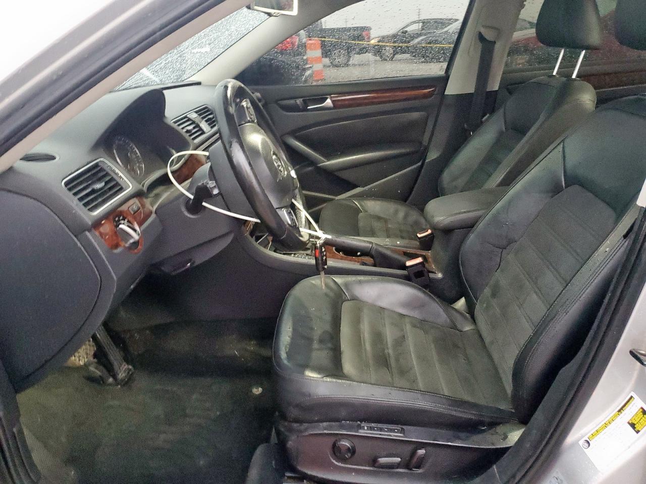 VOLKSWAGEN PASSAT SEL