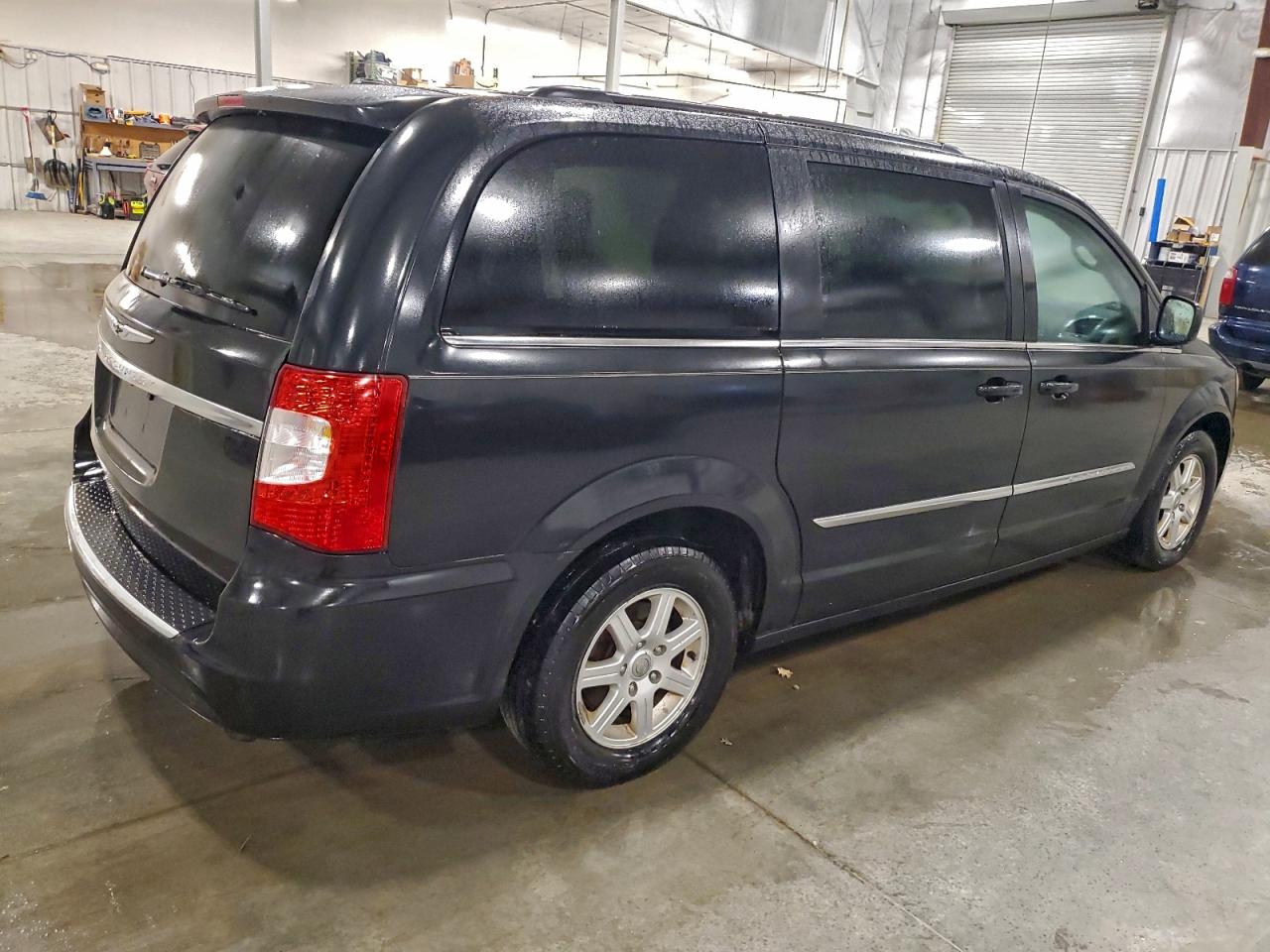 CHRYSLER TOWN & COUNTRY TOURING