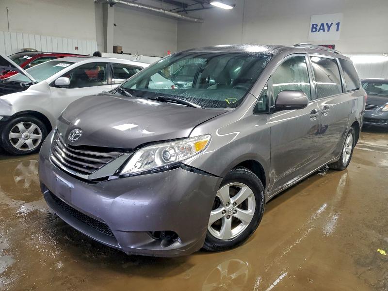 TOYOTA SIENNA LE
