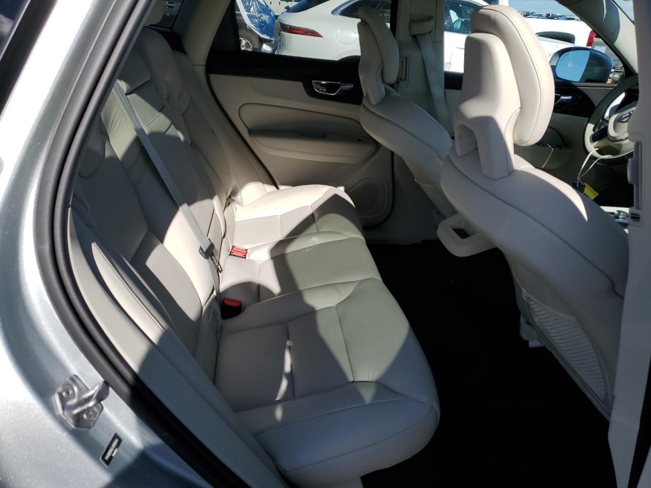 VOLVO XC60 T5 MOMENTUM