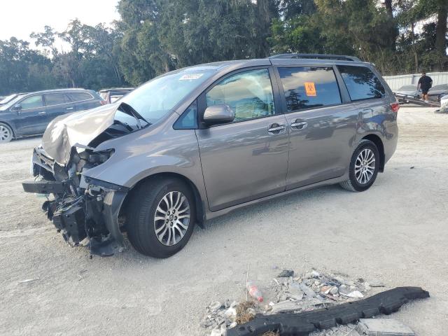 Global Auto Auctions: 2020 TOYOTA SIENNA XLE