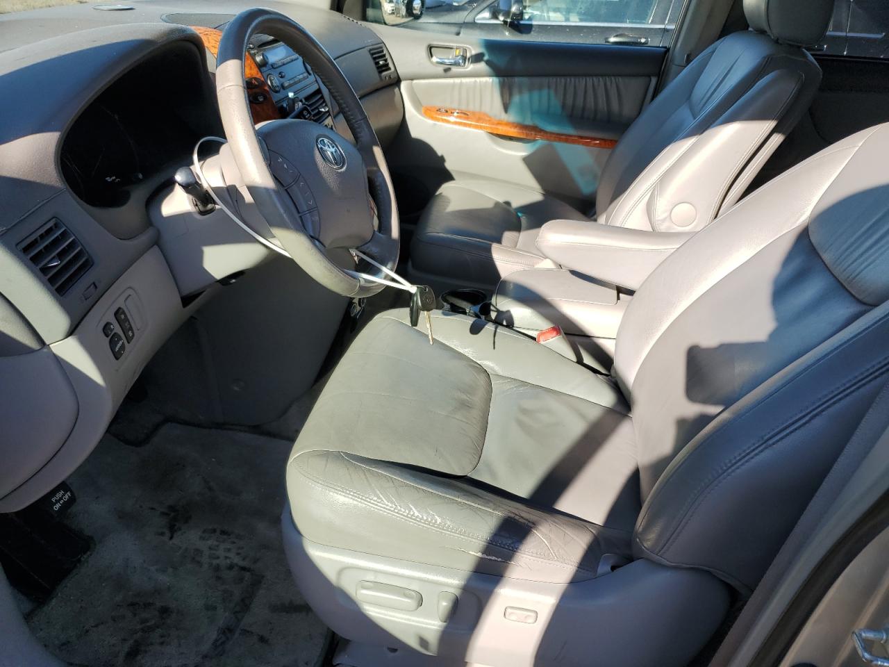 Lot #3298059130 2008 TOYOTA SIENNA XLE